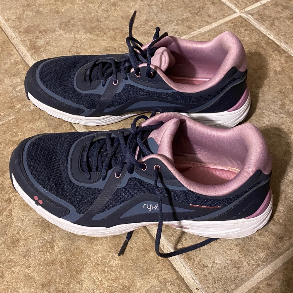 Ryka sky walk fit size 10 women’s sneaker